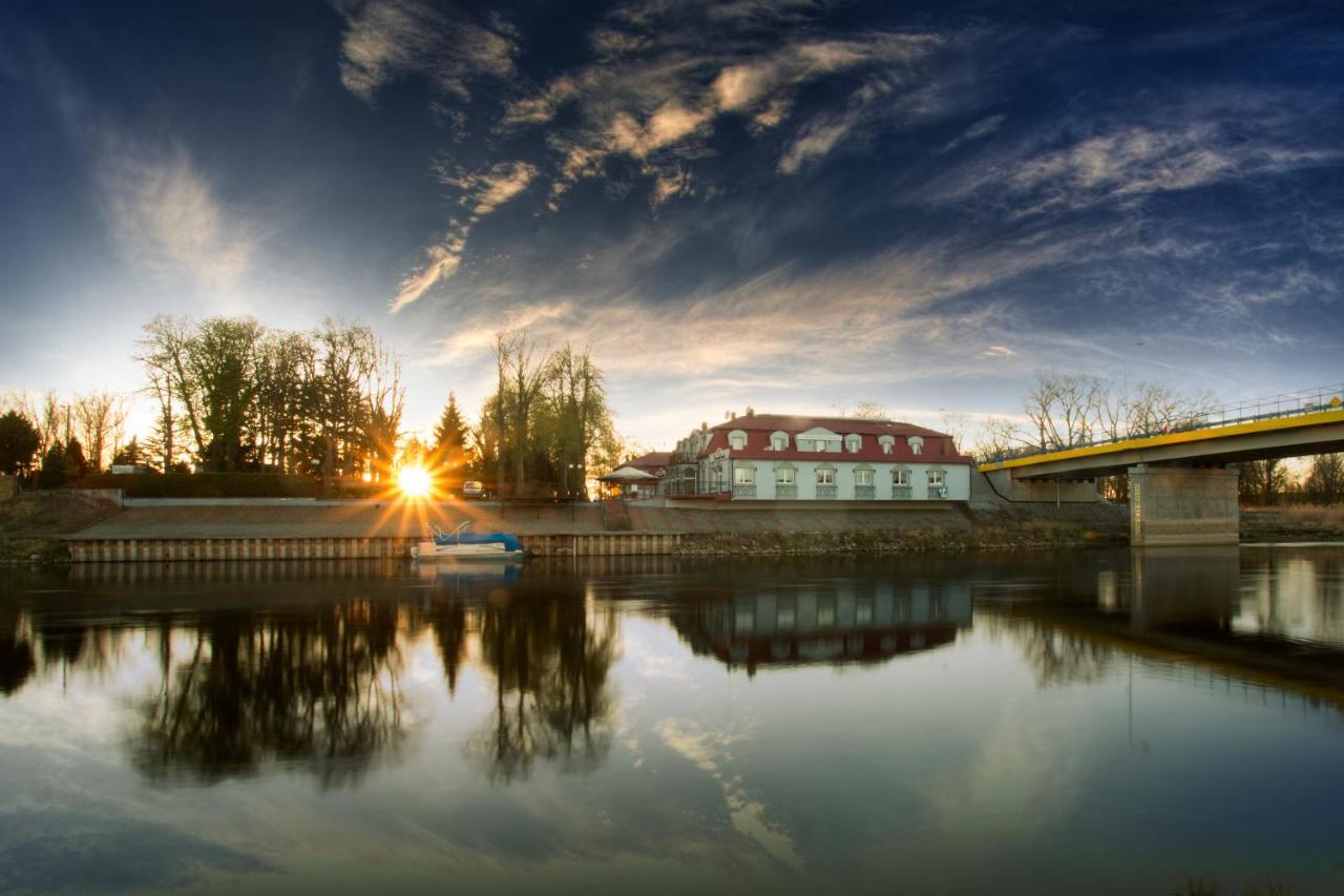 Hotel Dom Nad Rzeka Skwierzyna Exteriér fotografie